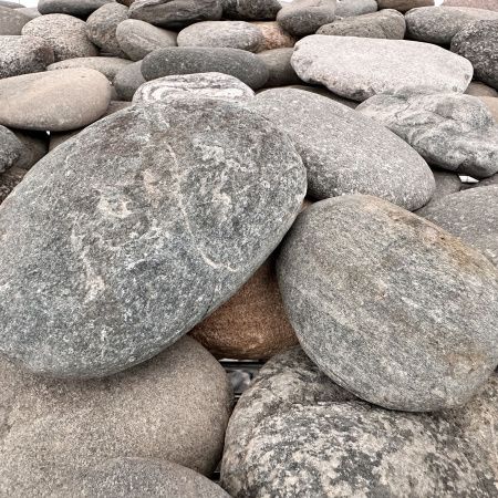 Галька речная "Микс" плоская фр. 150-300 мм