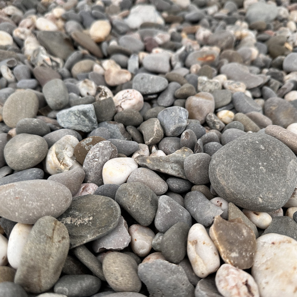 Галька морская коричневая фр. 20-50 мм