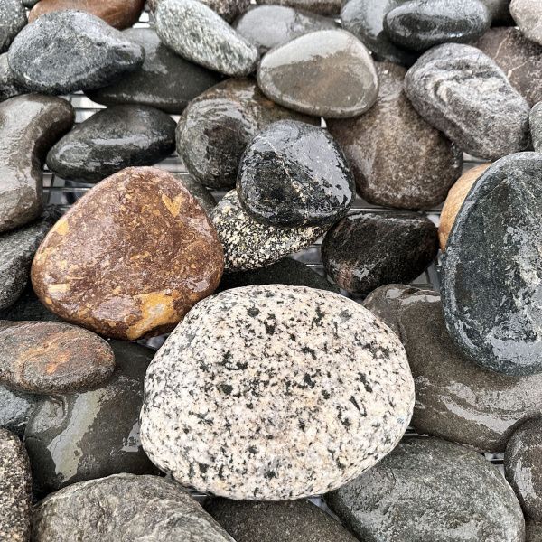 Галька речная "Микс" плоская фр. 150-300 мм