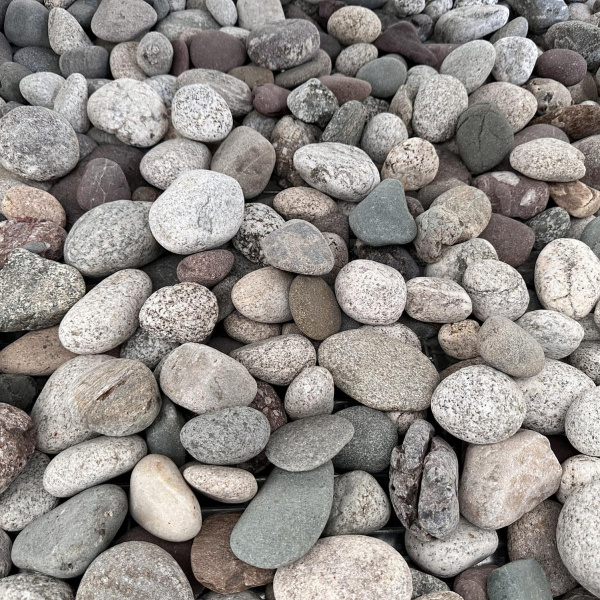 Галька речная разноцветная фр. 40-70 мм